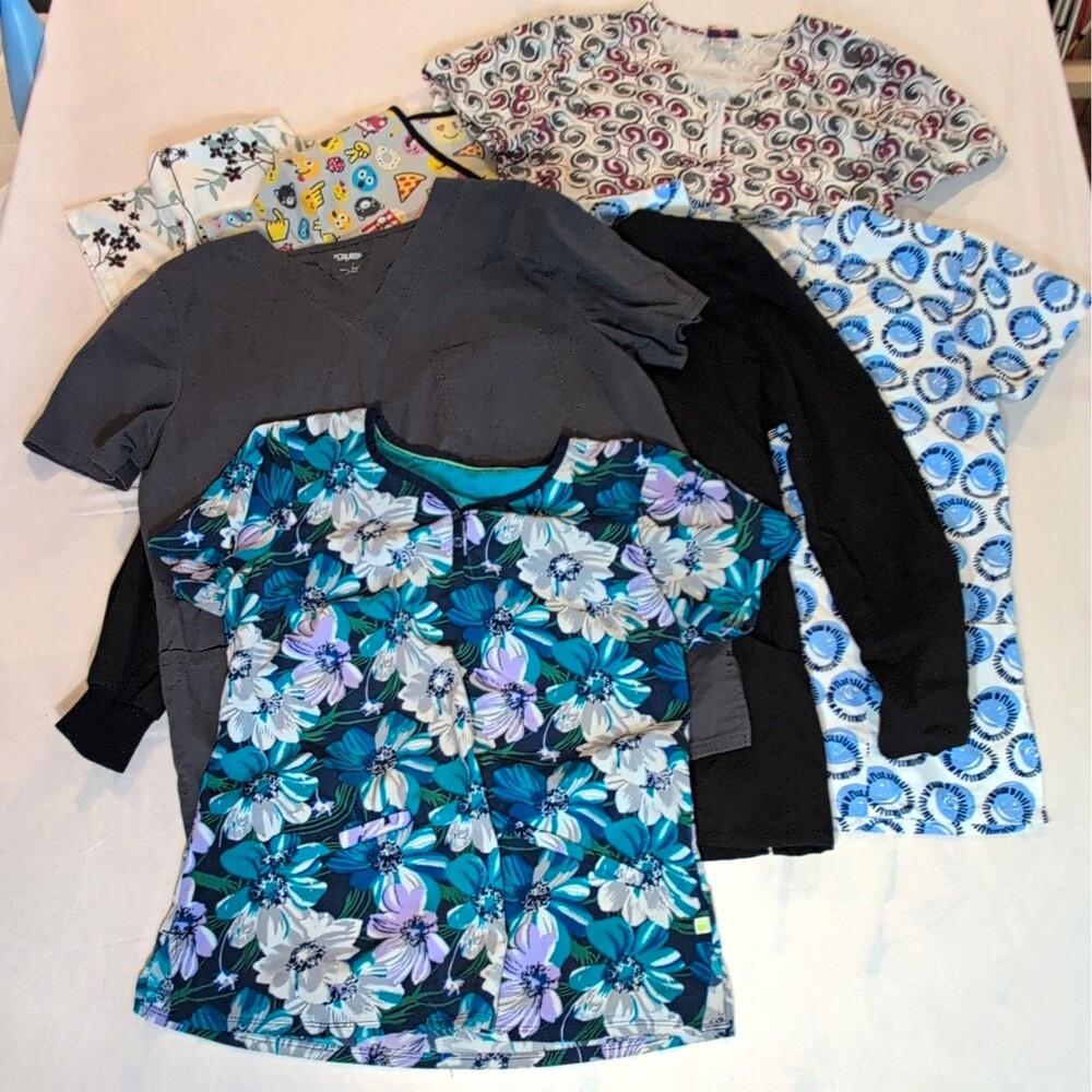 Lot of 7 Mixed Lots Women’s Scrub Tops Lot Size M Solid & Patterned